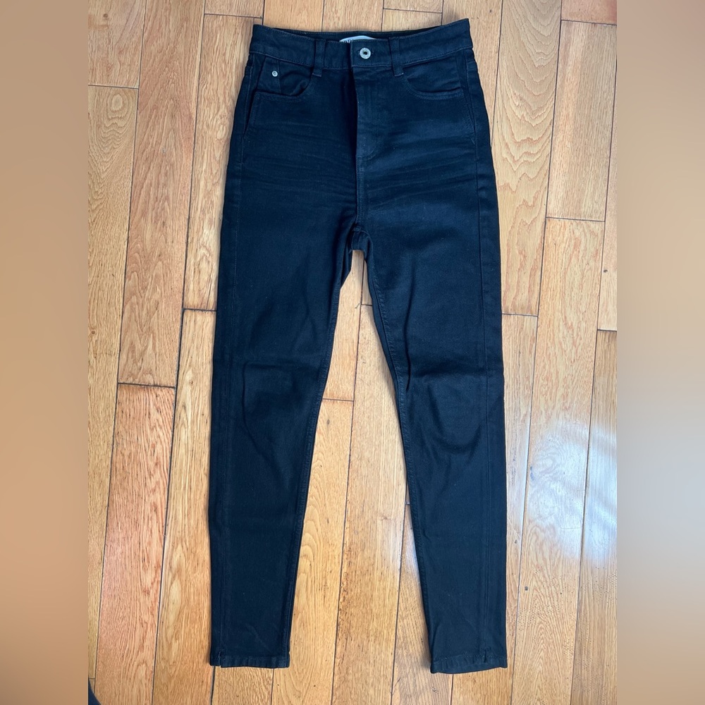 Zara classic black high rise skinny jeans, size 4